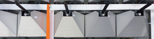AQMesh-luftkvalitetssensorer montert i rekke